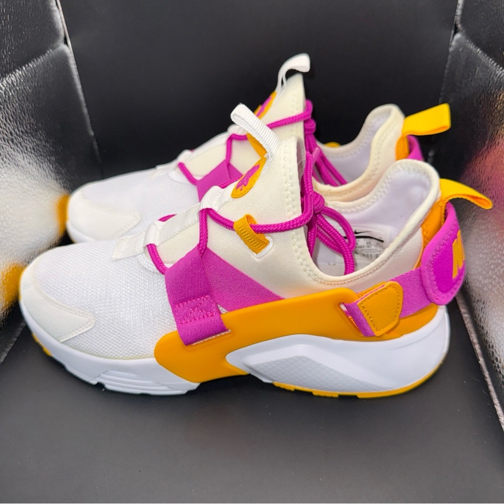 Size 8.5 - Nike Air Huarache City Low White Fuschia Wmns, Clean, With Box, Great - Picture 2 of 10